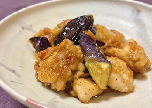 今日のキムチ料理レシピ：鶏肉と茄子の梅キムチ炒め