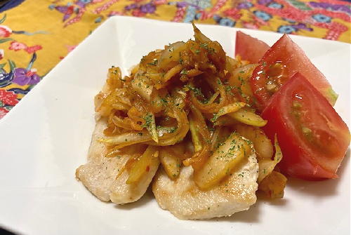 今日のキムチ料理レシピ：鶏肉の玉ねぎキムチソース