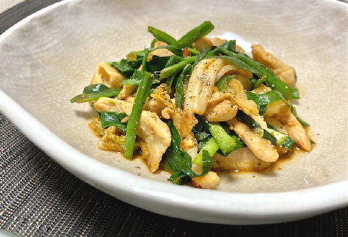 今日のキムチ料理レシピ：鶏むね肉とにらとキムチのマヨネーズ炒め