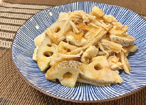 今日のキムチ料理レシピ：鶏肉とレンコンのキムチ梅マヨ蒸し