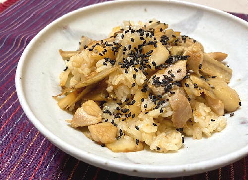 今日のキムチ料理レシピ：鶏肉とゴボウとキムチの混ぜご飯