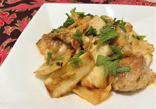 今日のキムチ料理レシピ：鶏肉とキムチの胡麻マヨ炒め
