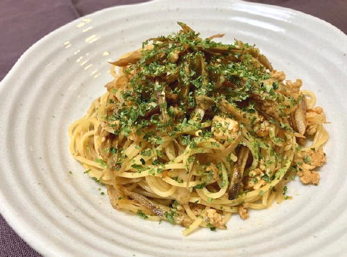 今日のキムチ料理レシピ：鶏ごぼうのピリ辛パスタ