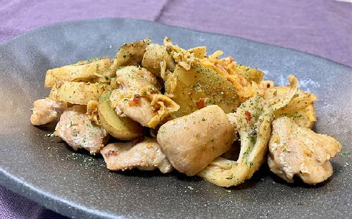 今日のキムチ料理レシピ：鶏肉とじゃがいものキムチ炒め