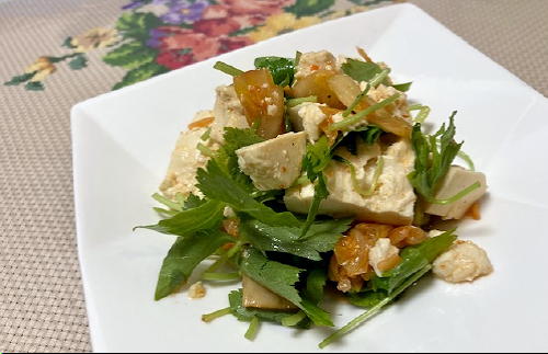 今日のキムチ料理レシピ：豆腐と三つ葉のキムチサラダ
