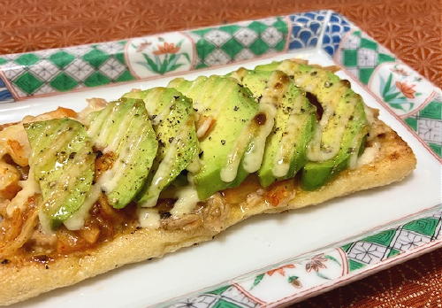 今日のキムチ料理レシピ：油揚げのアボカドツナキムチ焼き
