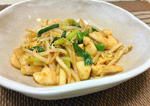 今日のキムチ料理レシピ：鶏肉ともやしの梅キムチ炒め